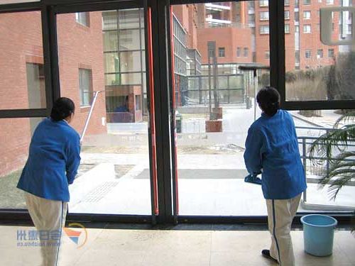 產品名稱：義烏市家政服務
產品型號：義烏家政,義烏家政公司,義烏家政服務
產品規格：全方位地為您提供十幾種服務項目.居家清潔,家庭廚藝,照顧老幼,母嬰護理,家庭秘書,洗衣熨燙,茶藝茶花,寵物飼養,家庭管家,家庭司機,家庭老師,護工,保潔工,普通工等.公司完善的居家概念服務.