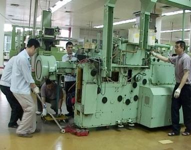 產品名稱：義烏重型機械搬遷
產品型號：義烏搬家,重型機械搬遷,義烏搬家公司電話
產品規格：公司備有叉車,專用拖車等多種起重設備和專業工具,多次承攬大型企業設備的搬遷,公司承諾,守信譽,竭誠為您提供安全、周到的優質服務.搬遷于各種機械設備,各式鍋爐,超大笨重物品,展覽展品,各種印刷設備,精密儀器,掏集裝箱,空調設備,變電設備.