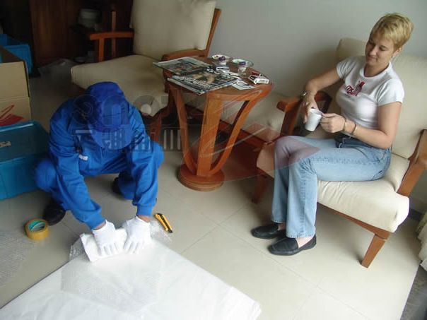 一心一意搬家公司物品包裝現場